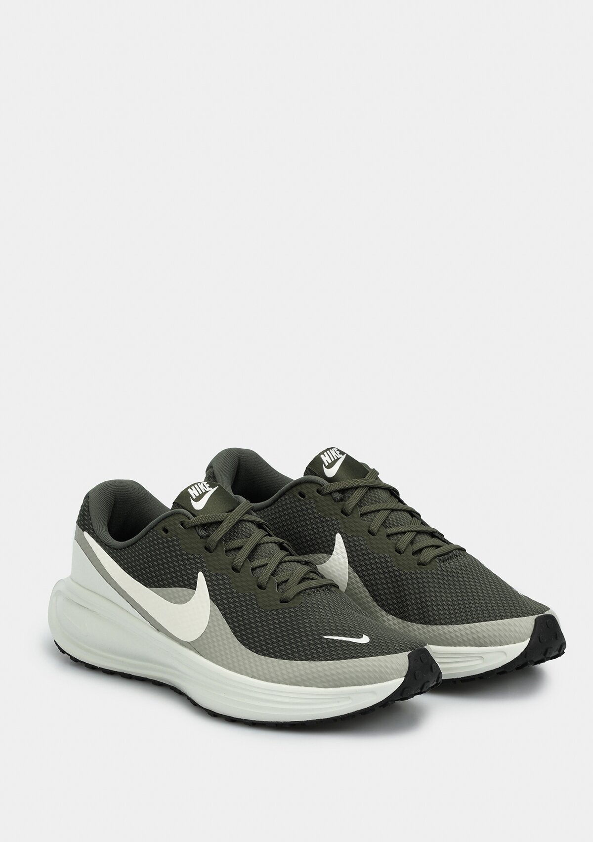 Nike Haki Nike Revolution 8