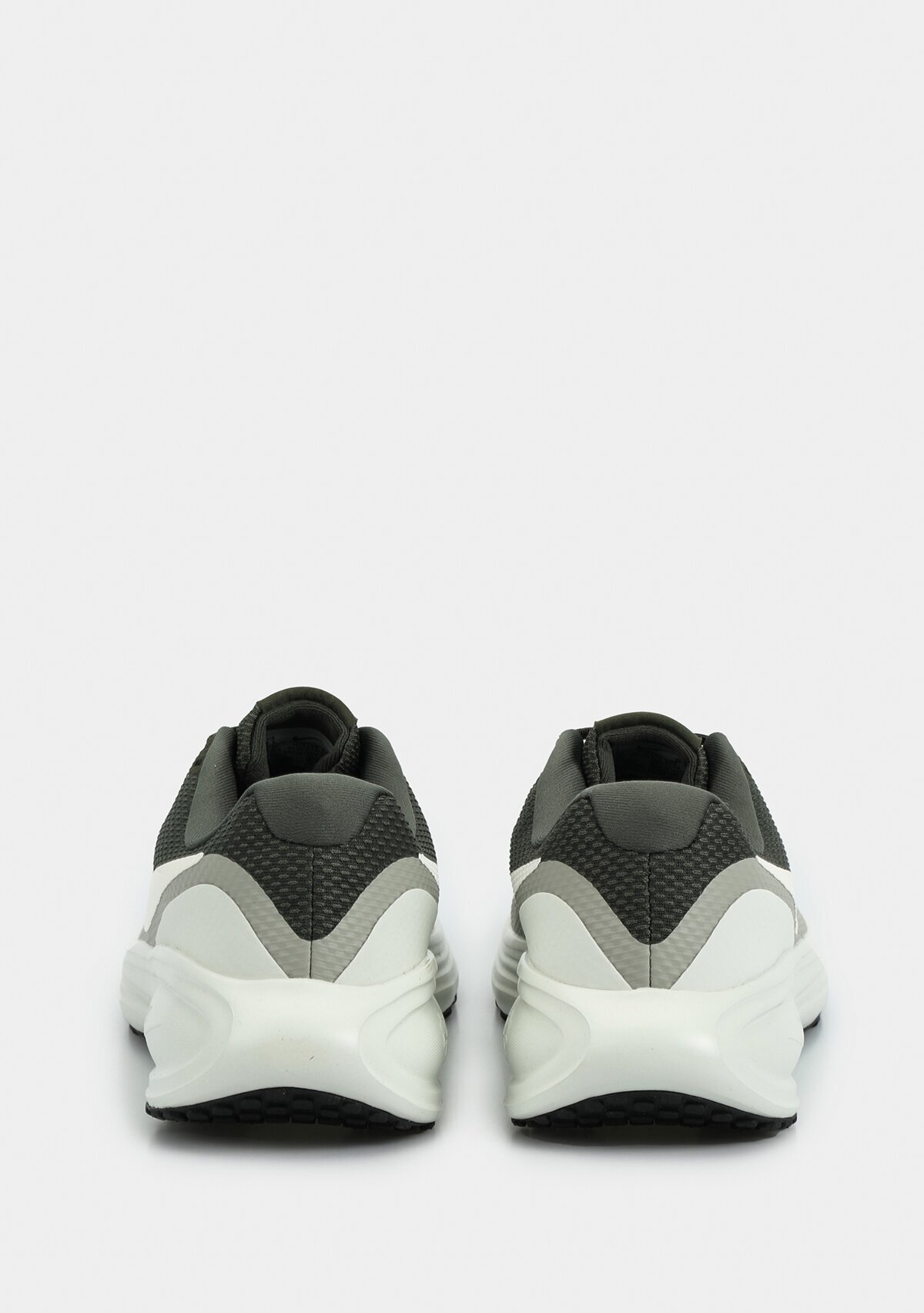 Nike Haki Nike Revolution 8