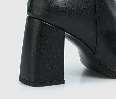 Provoq Siyah Kadın Bot