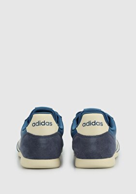 adidas HQ7378 BARREDA LO     