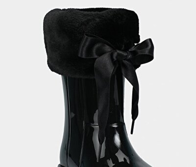 Igor Siyah  Yağmur Botu